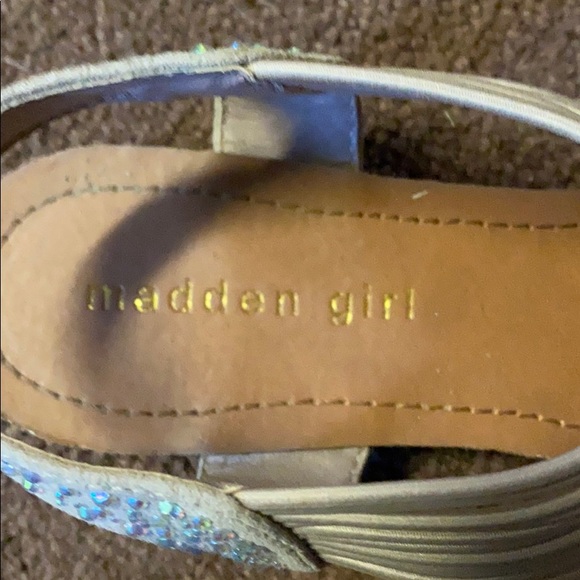 SOLD! MADDEN GIRL SPARKLY SANDALS - Picture 3 of 4